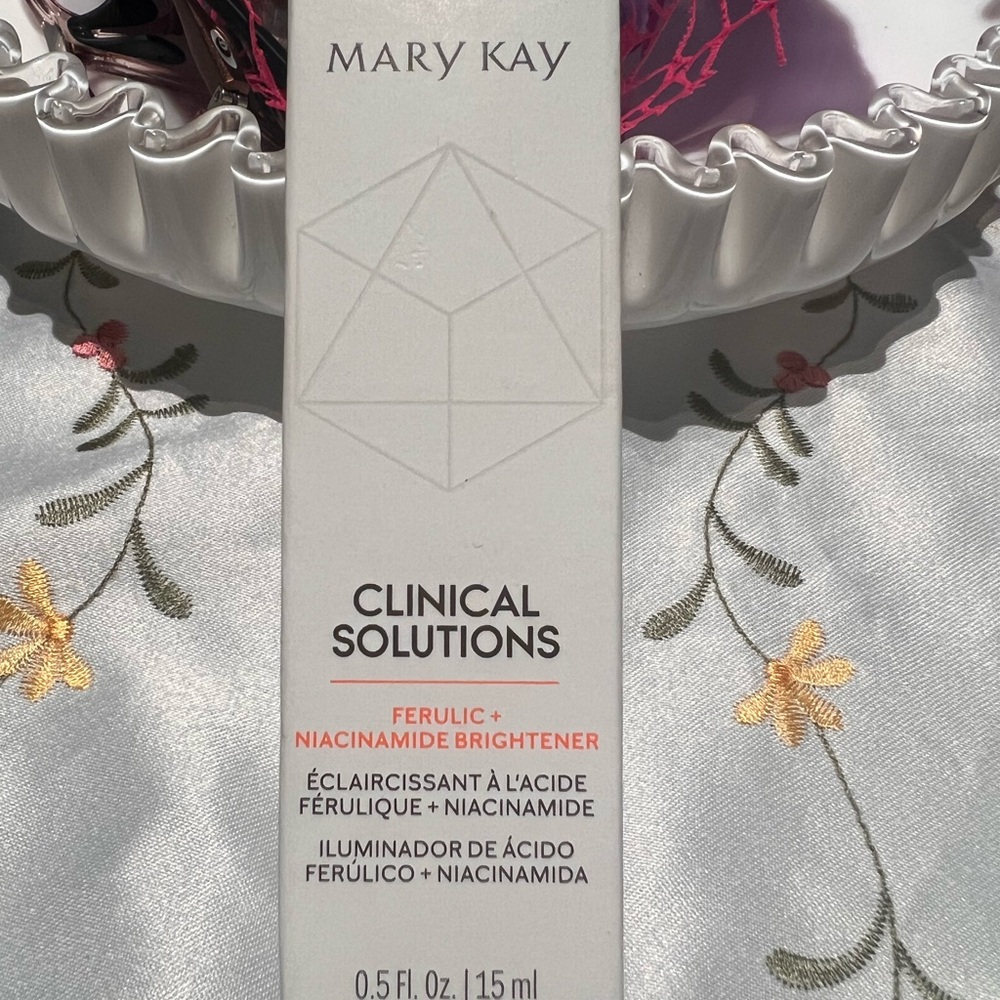 Mary Kay Clinical Solutions Ferulic + Niacinamide Brightener Serum